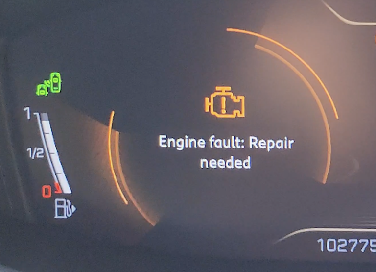 プジョー3008 GT Blue HDi、走行距離10万キロオーバーでとうとう故障か？？？（エンジン警告灯点灯、アドブルータンク交換